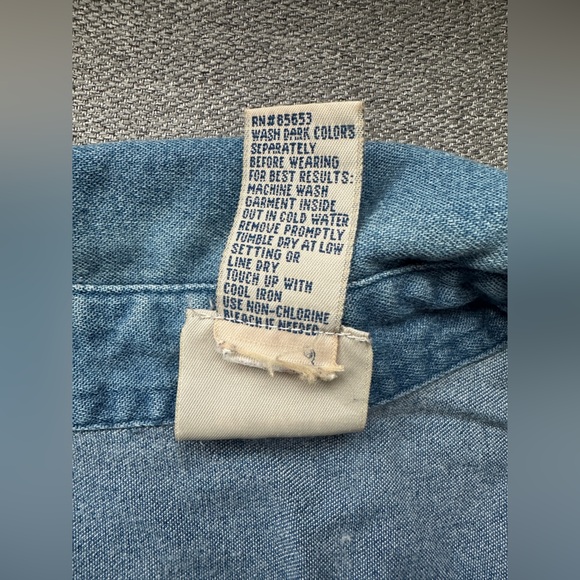 Vintage Koret City Blues Denim Flower Embroidered Long Sleeve Button Down Shirt - Picture 4 of 6